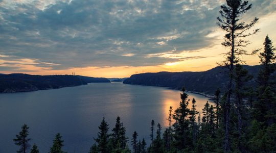Quebec coucher de soleil sur un lac - Voyage en roue libre